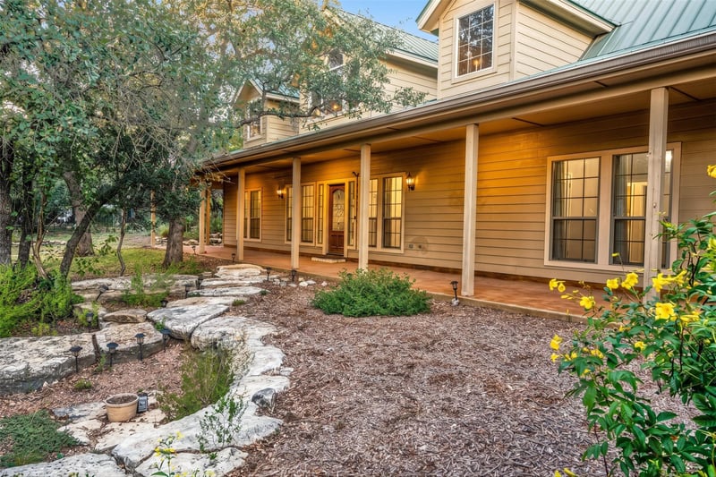 Virtual tour of 1761 Cottonwood Rd