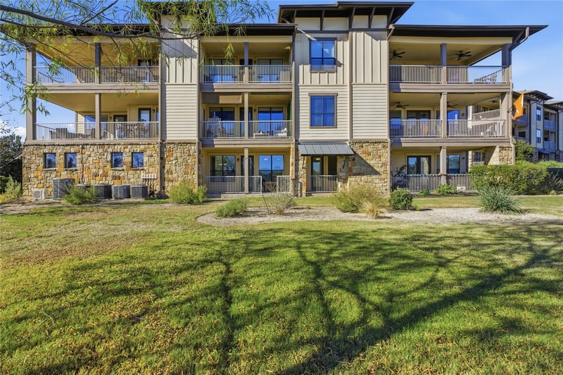 Virtual tour of 17700 Edgewood WAY Unit #101