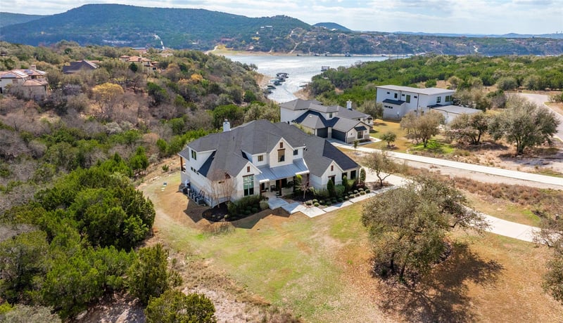 Virtual tour of 17701 Hunters Hollow