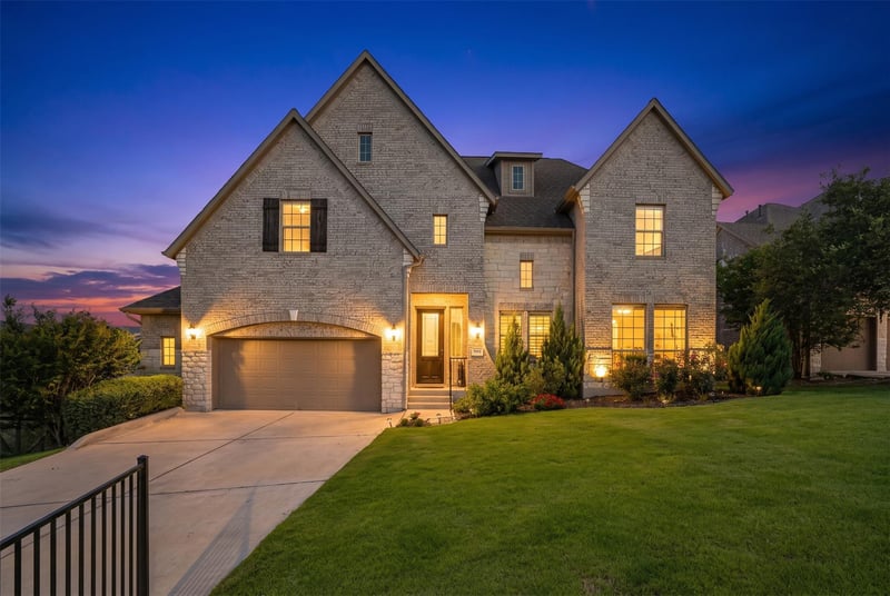 Virtual tour of 17705 Flowing Brook Dr