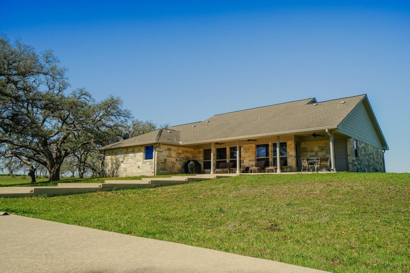 Virtual tour of 1797 County Road 261