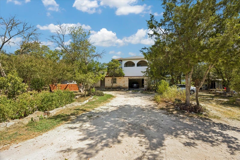 Virtual tour of 180 Lytton Acres DR