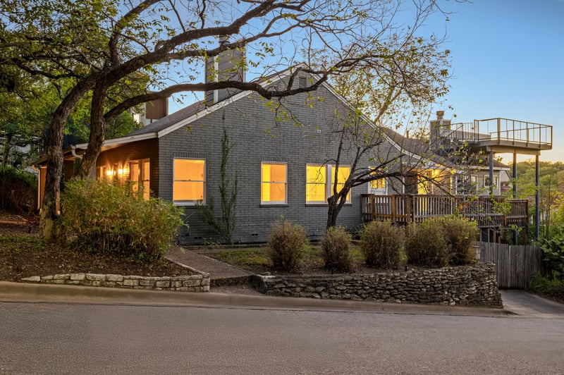 Virtual tour of 1800 Alta Vista Ave