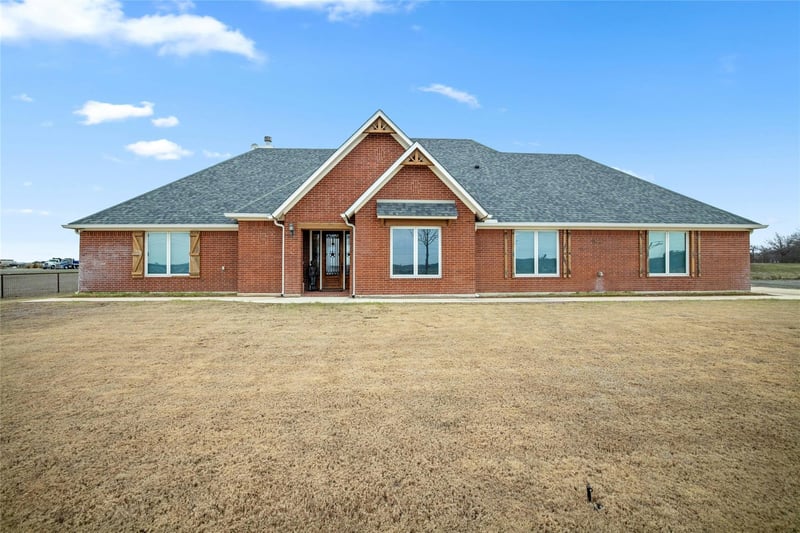 Virtual tour of 1800 County Road 305