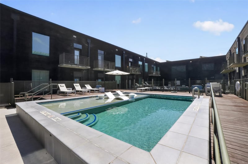 Virtual tour of 1800 E 4th ST Unit #202