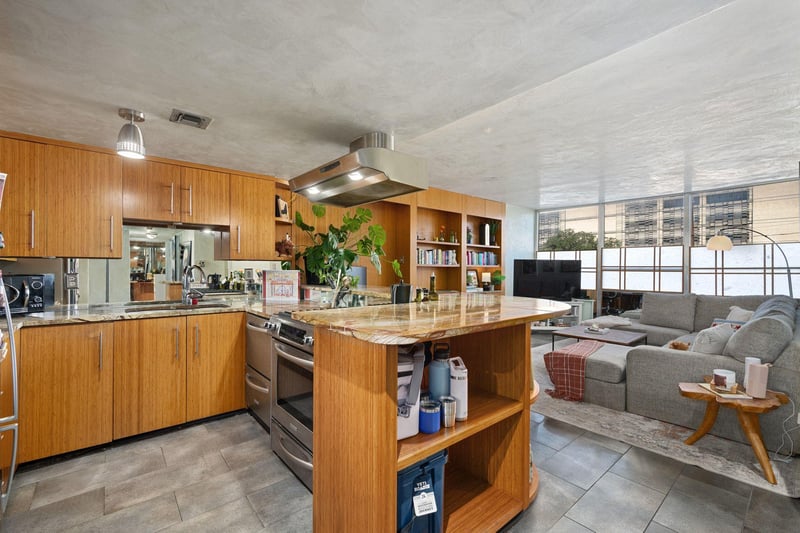 Virtual tour of 1800 Lavaca St Unit #A-208
