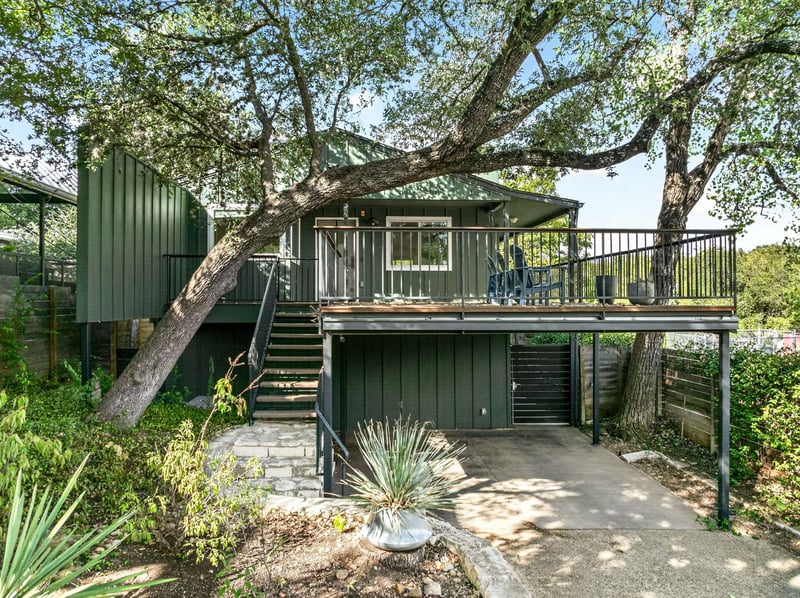 Virtual tour of 1800 W 10th ST