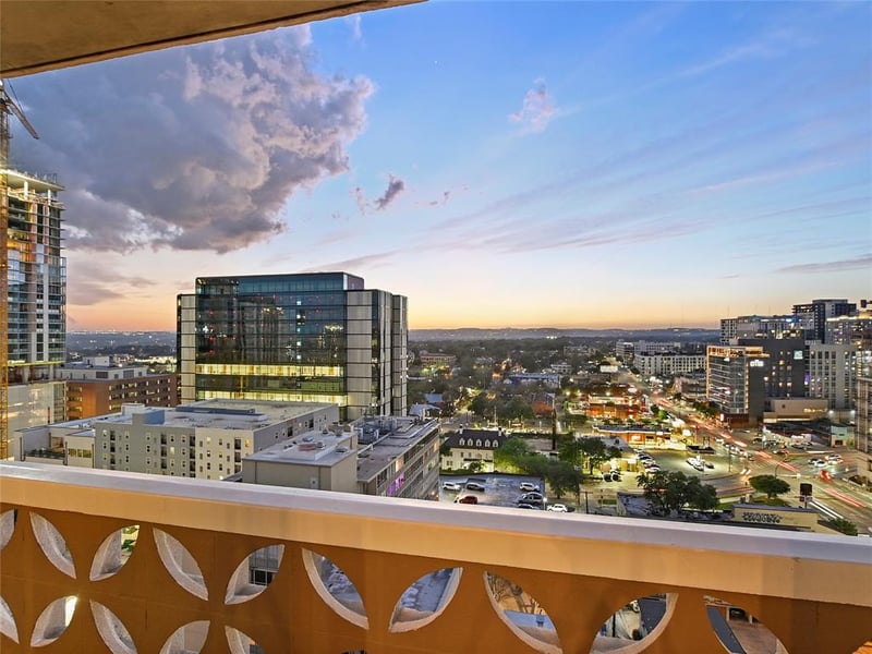 Virtual tour of 1801 Lavaca St Unit #13L