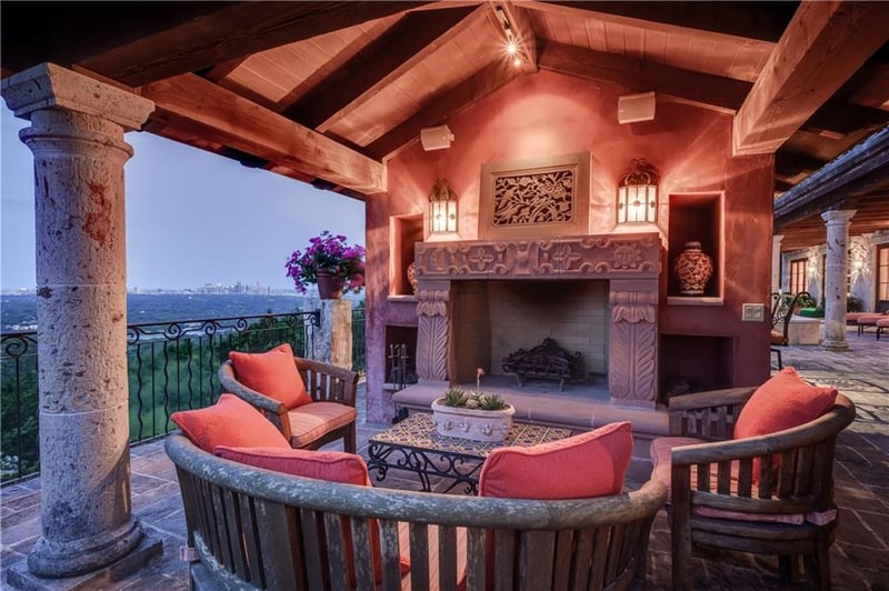 Virtual tour of 1801 Mount Larson RD