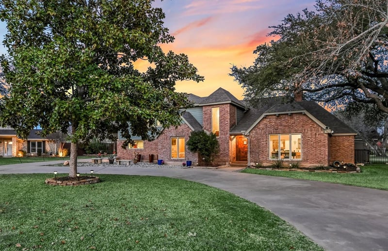 Virtual tour of 1801 Sun Lake