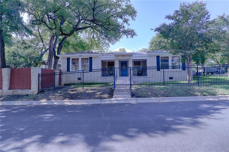 Virtual tour of 1802 Mccall Rd