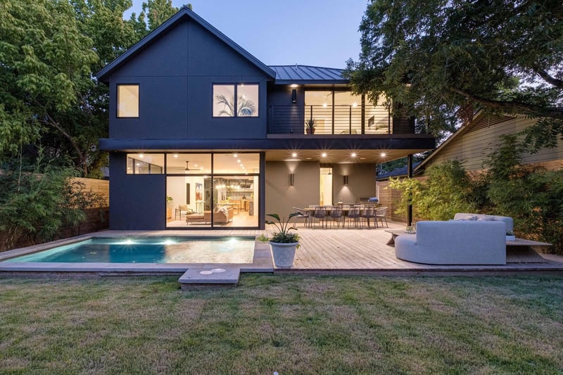 Virtual tour of 1804 Ford ST