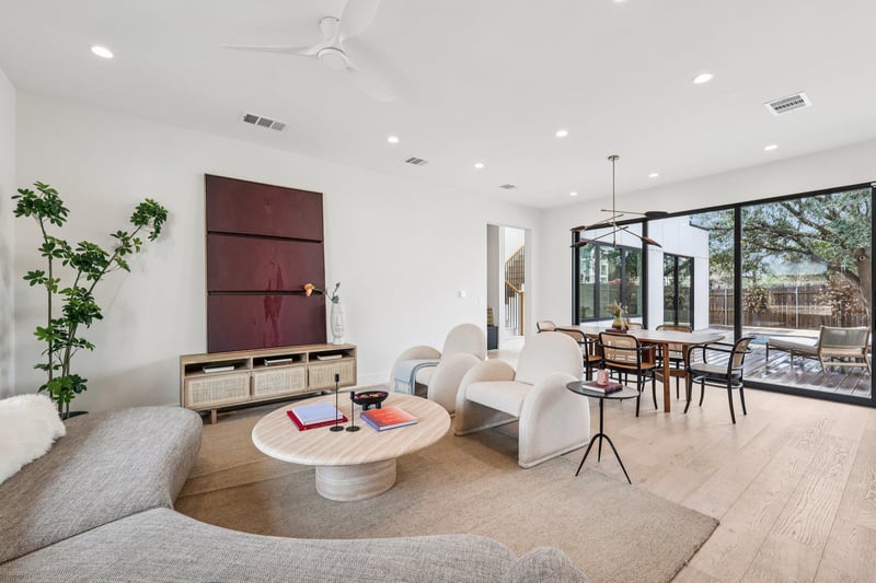 Virtual tour of 1805 Frazier Ave
