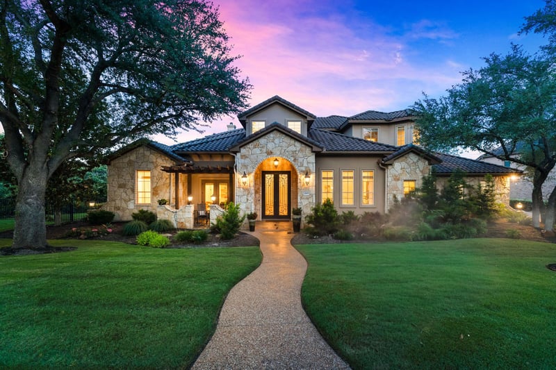 Virtual tour of 1805 Lakecliff Hills Ln