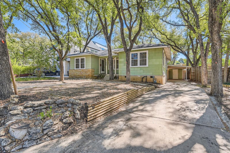 Virtual tour of 1805 Winsted LN