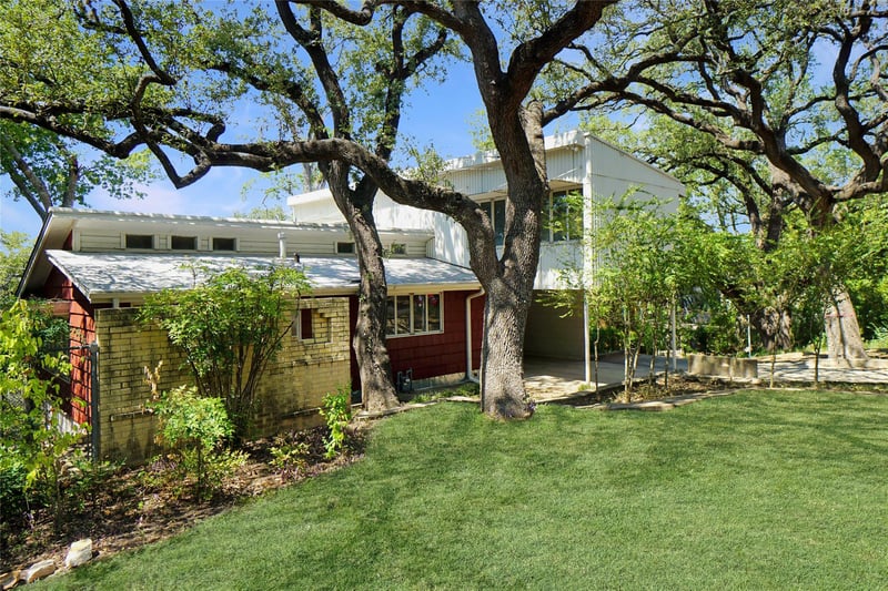 Virtual tour of 1806 Alta Vista Ave