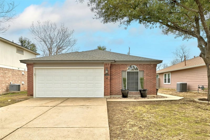Virtual tour of 1807 Hollow Tree Blvd