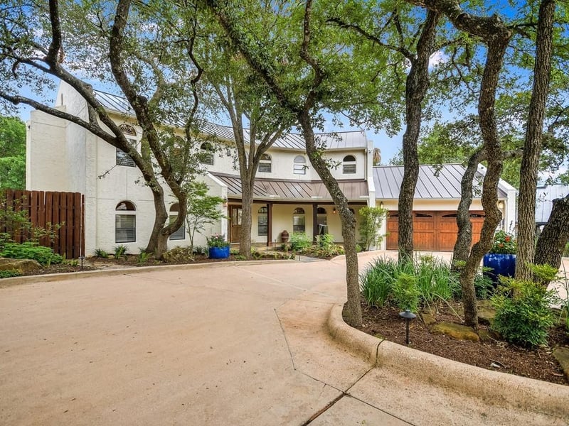 Virtual tour of 1807 Lake Shore DR