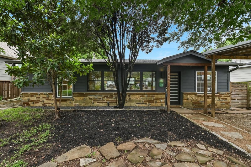 Virtual tour of 1807 Pasadena DR