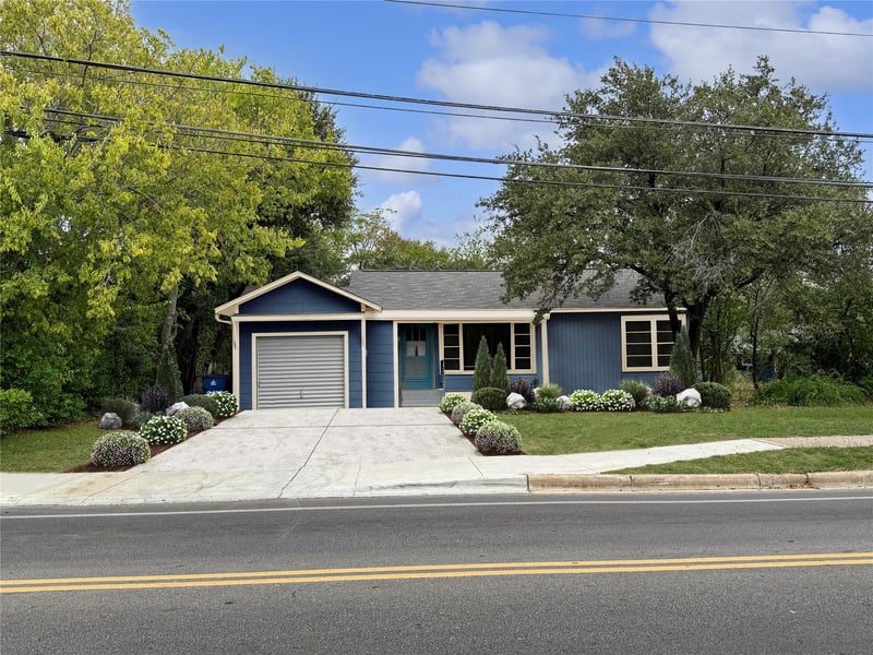 Virtual tour of 1808 E 38 1/2 St