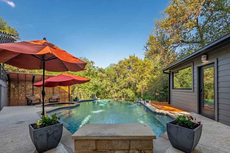 Virtual tour of 1809 Barton Hills DR
