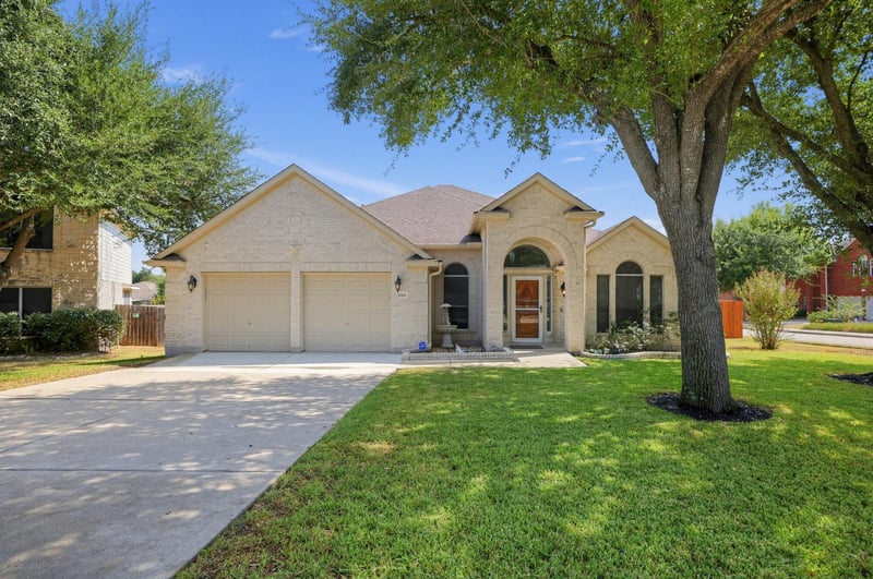 Virtual tour of 18101 Grafton Glen Cv
