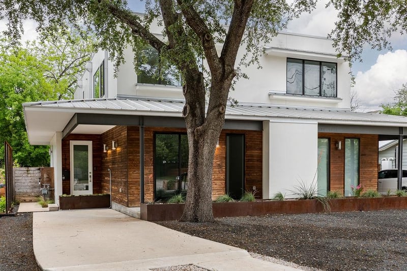Virtual tour of 1811 JUSTIN LN Unit #A
