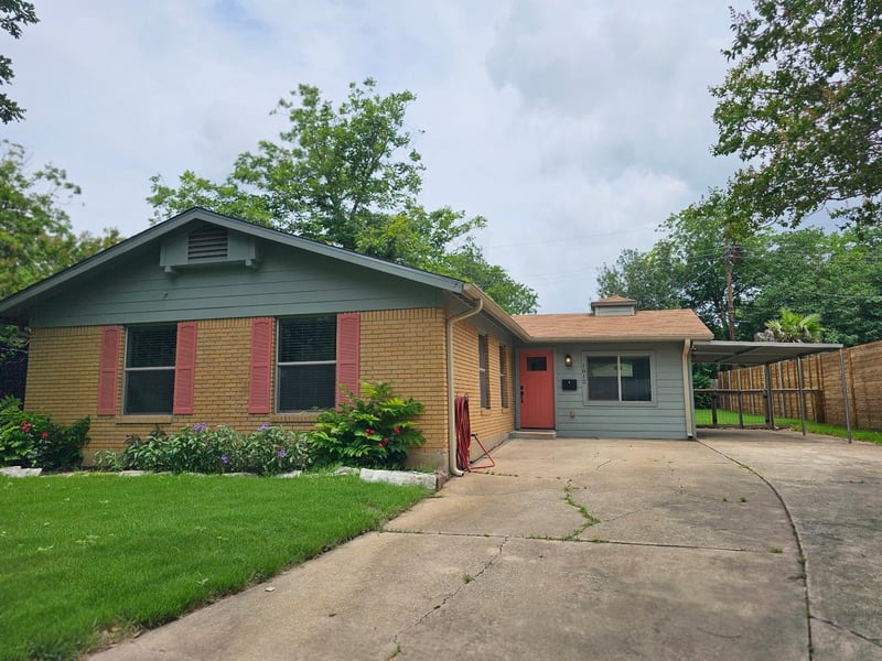 Virtual tour of 1812 Forestglade DR