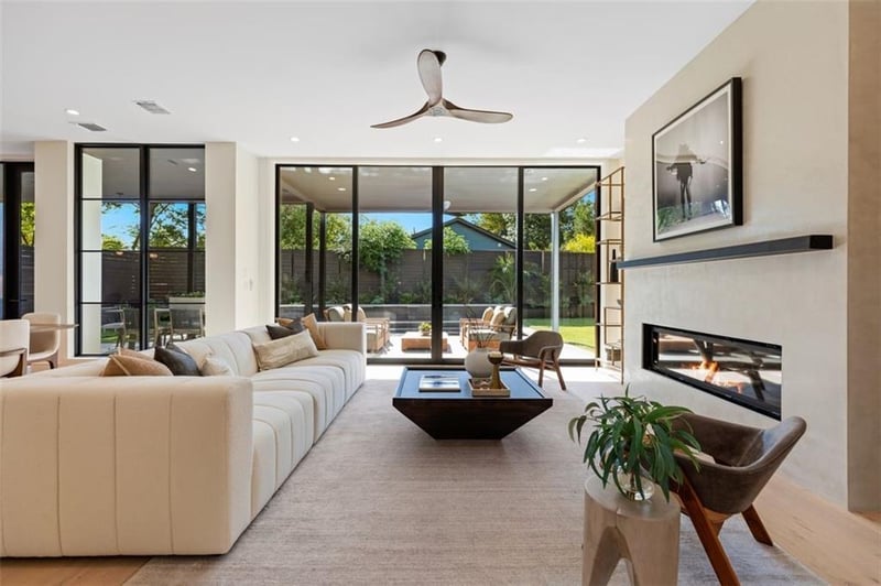 Virtual tour of 1813 Spillman ST