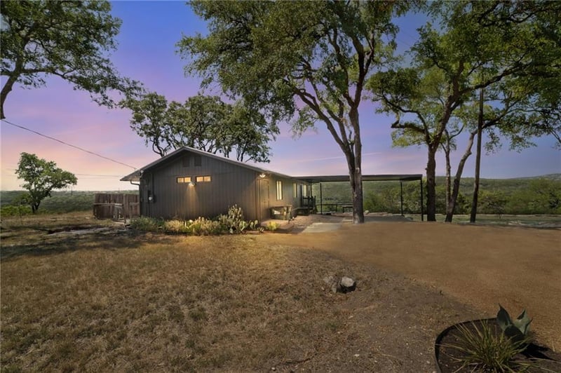 Virtual tour of 1814 Cliffwood DR