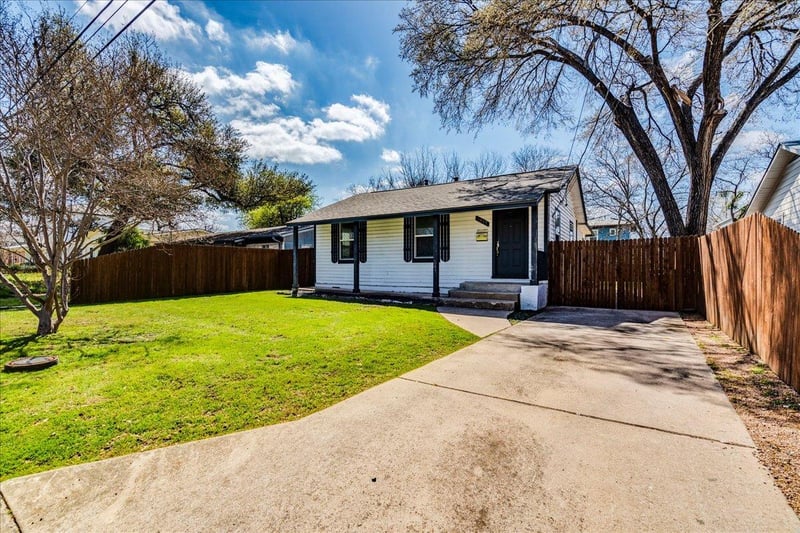 Virtual tour of 1817 Madison Ave