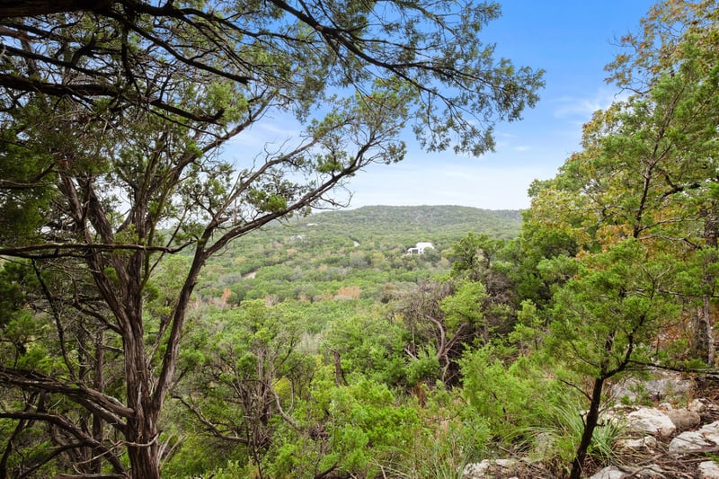 Virtual tour of 18211 Gregg Bluff RD