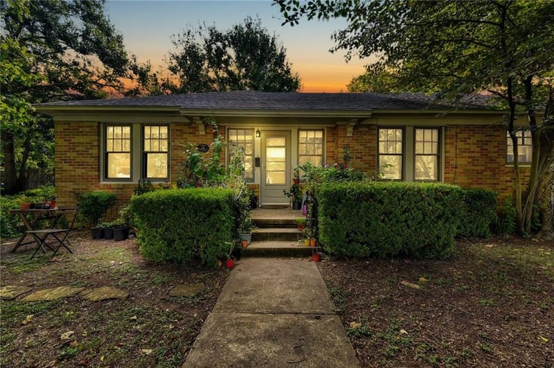Virtual tour of 1822 W 36th ST
