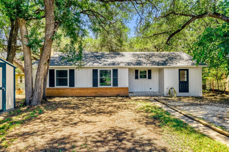 Virtual tour of 18221 Ledge ST
