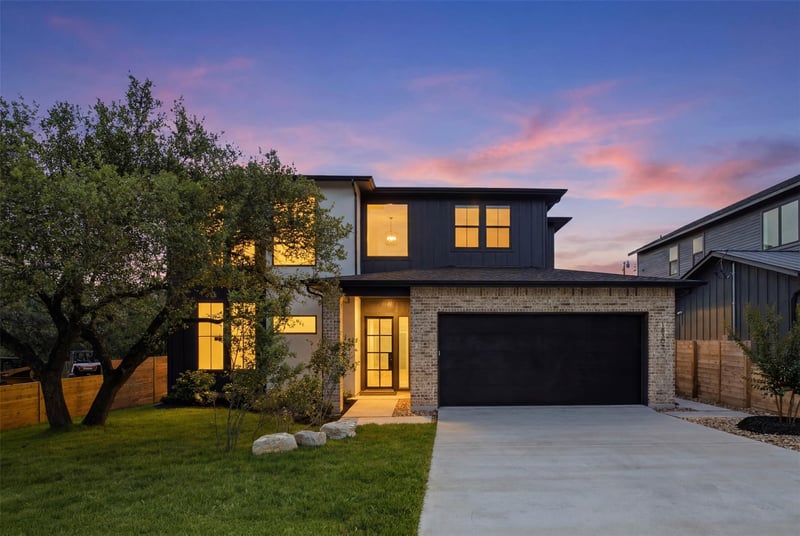 Virtual tour of 18303 Lake Oaks DR