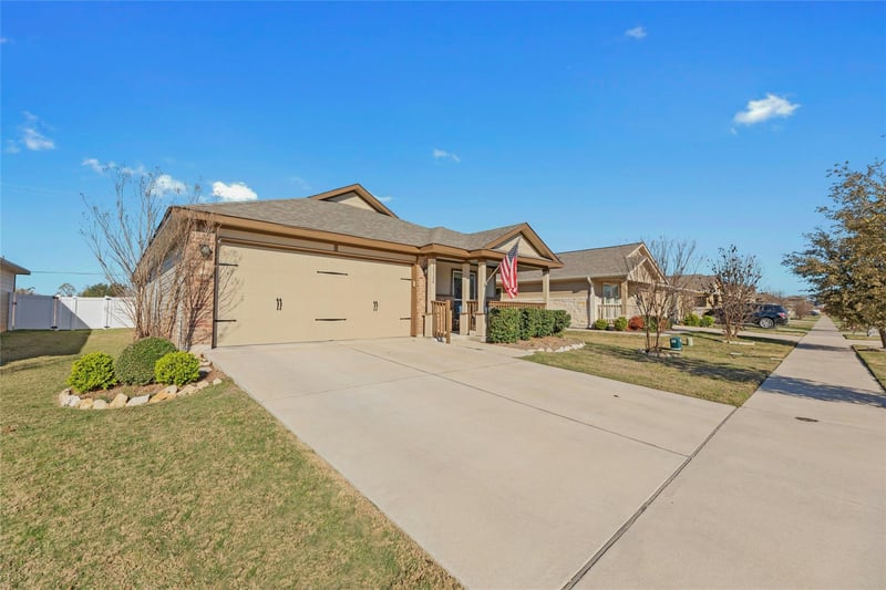 Virtual tour of 18324 Cuyahoga Dr
