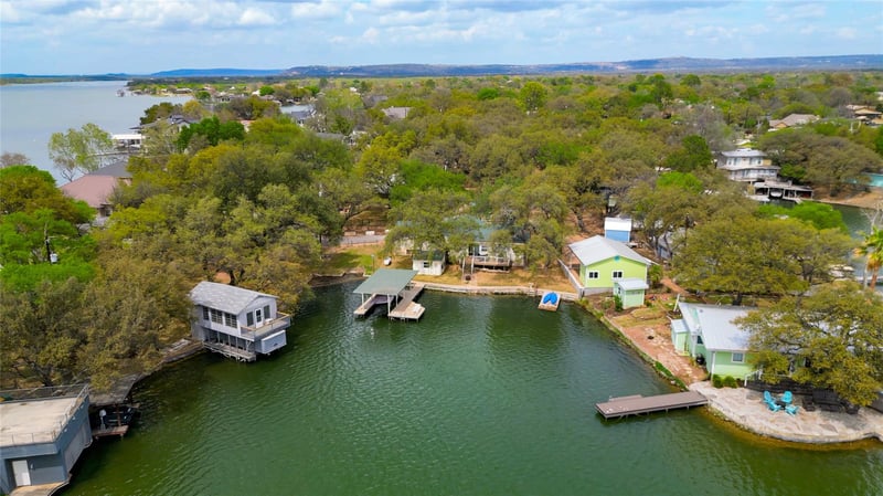 Virtual tour of 1833 Highland Dr