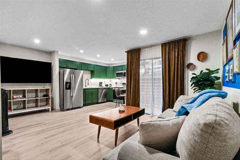 Virtual tour of 1840 Burton Dr Unit #192