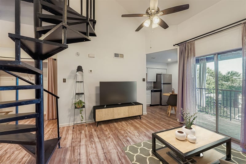 Virtual tour of 1840 Burton DR Unit #208