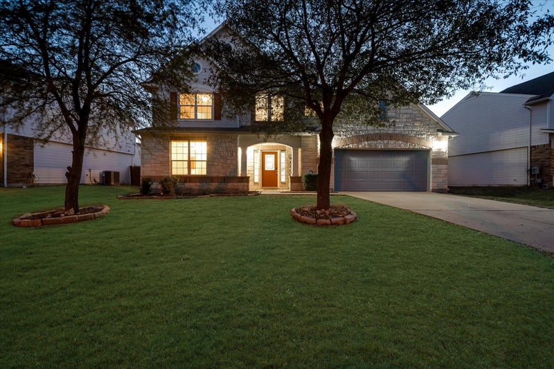 Virtual tour of 185 Hometown PKWY