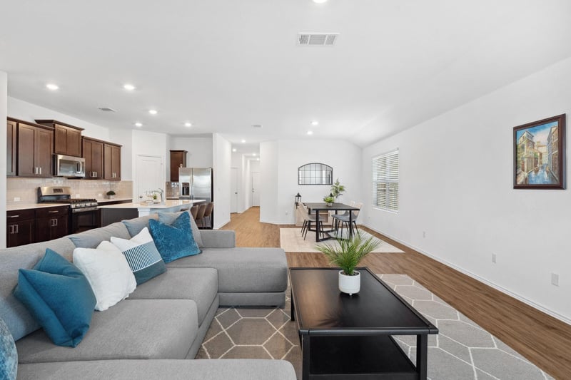 Virtual tour of 185 Silver Springs BND