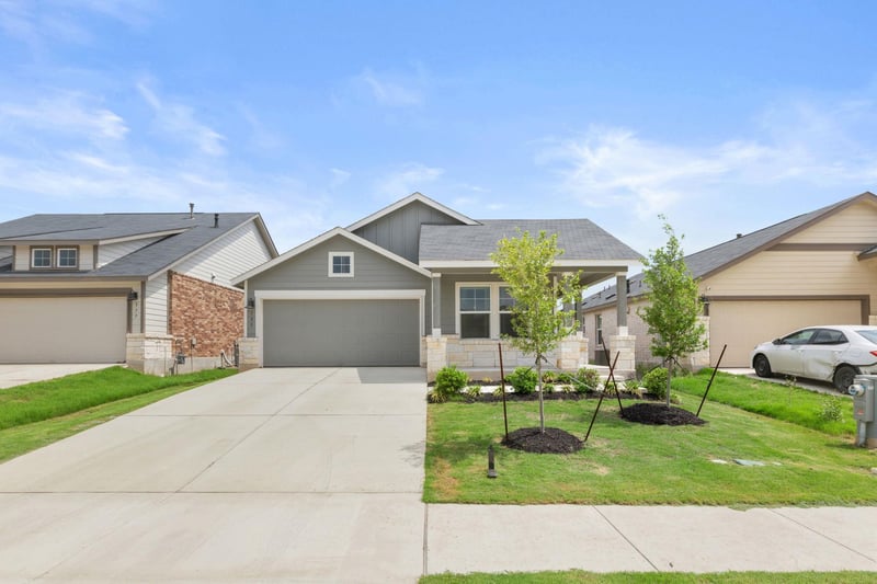 Virtual tour of 185 Sormonne Loop
