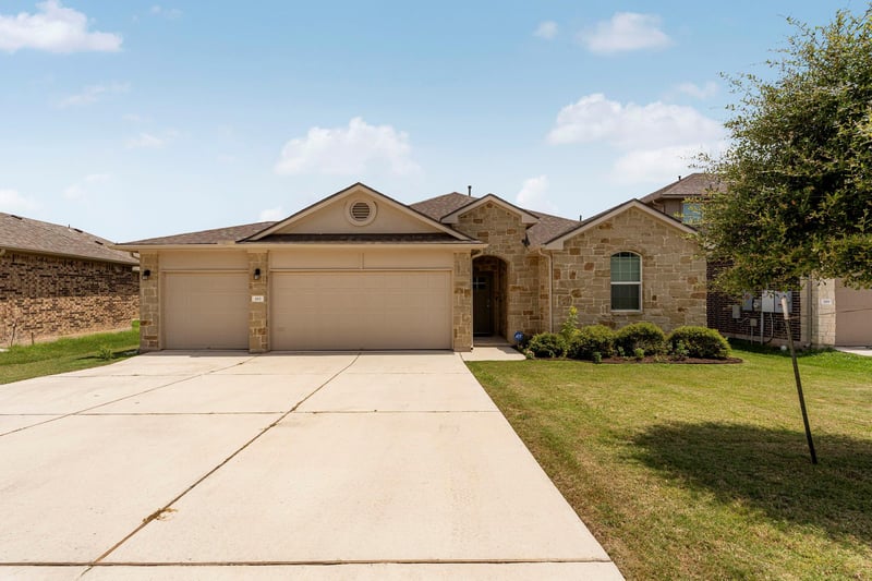 Virtual tour of 185 Struss DR