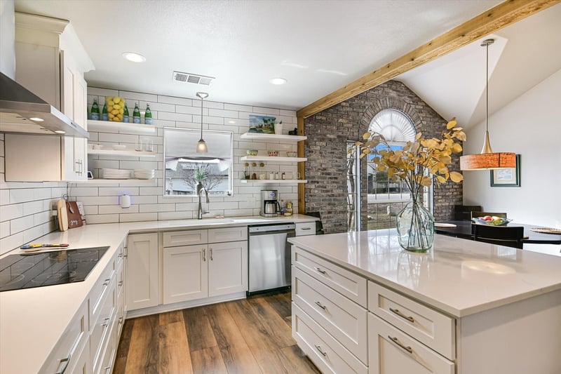 Virtual tour of 18516 Champions CIR