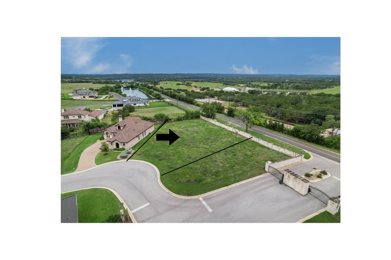 Virtual tour of 1852 Art Adams WAY