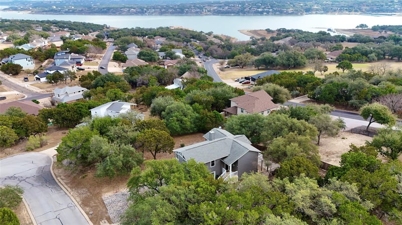 Virtual tour of 18523 Staghorn Dr
