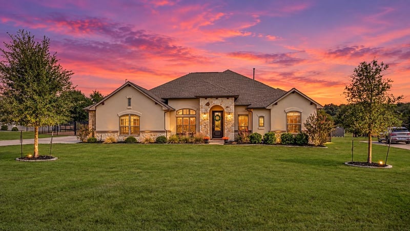 Virtual tour of 1861 Nature View Loop