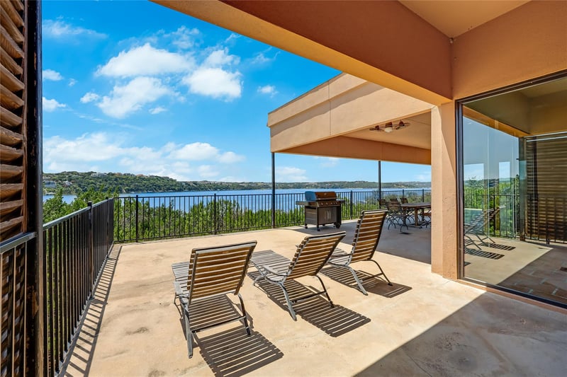 Virtual tour of 18703 Lakeland DR