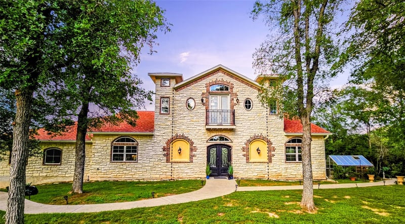 Virtual tour of 189 Moccasin CYN