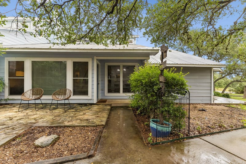 Virtual tour of 19 Deerfield DR Unit #2